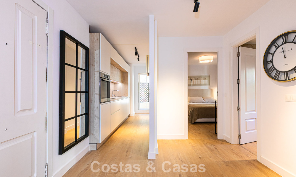 Refurbished apartment for sale within walking distance of local amenities and Puerto Banus in Nueva Andalucia, Marbella 789345