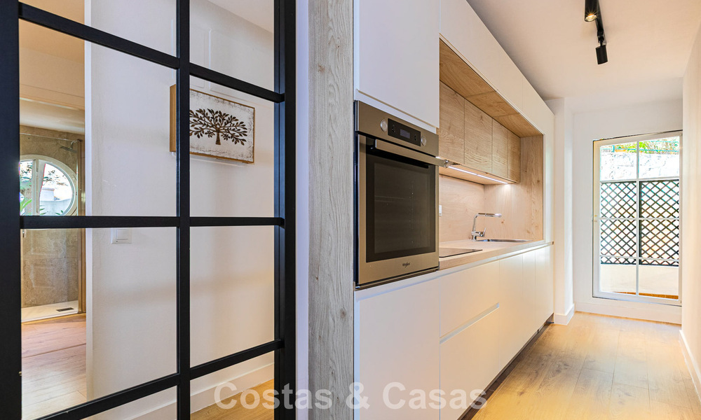 Refurbished apartment for sale within walking distance of local amenities and Puerto Banus in Nueva Andalucia, Marbella 789346