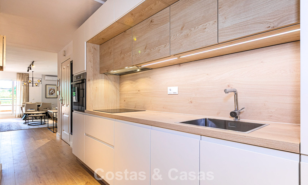 Refurbished apartment for sale within walking distance of local amenities and Puerto Banus in Nueva Andalucia, Marbella 789347
