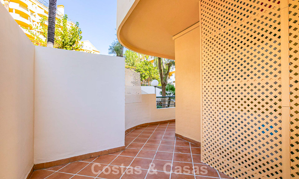 Refurbished apartment for sale within walking distance of local amenities and Puerto Banus in Nueva Andalucia, Marbella 789349