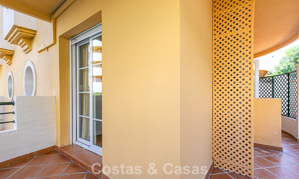 Refurbished apartment for sale within walking distance of local amenities and Puerto Banus in Nueva Andalucia, Marbella 789350