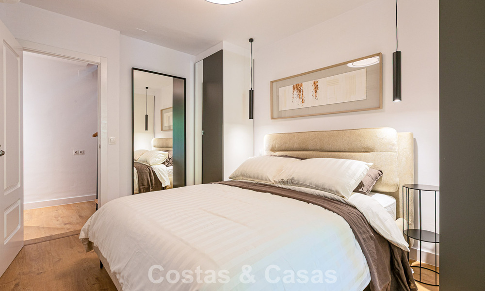 Refurbished apartment for sale within walking distance of local amenities and Puerto Banus in Nueva Andalucia, Marbella 789362