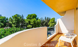 Duplex penthouse with sea views for sale within walking distance of amenities and Puerto Banus in Nueva Andalucia, Marbella 789314 