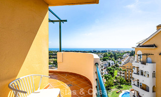 Duplex penthouse with sea views for sale within walking distance of amenities and Puerto Banus in Nueva Andalucia, Marbella 789316 