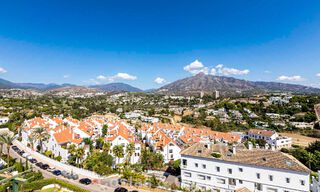 Duplex penthouse with sea views for sale within walking distance of amenities and Puerto Banus in Nueva Andalucia, Marbella 789328 