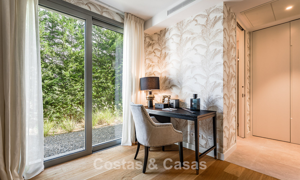 Move-in ready luxury villa with minimalist architecture for sale on the New Golden Mile between Marbella and Estepona 789683