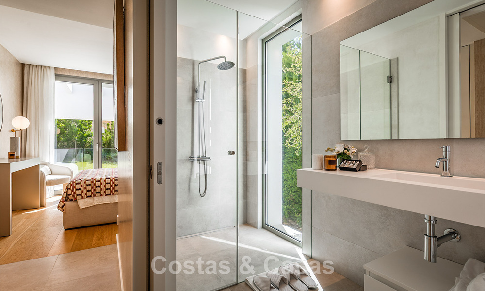 Move-in ready luxury villa with minimalist architecture for sale on the New Golden Mile between Marbella and Estepona 789687