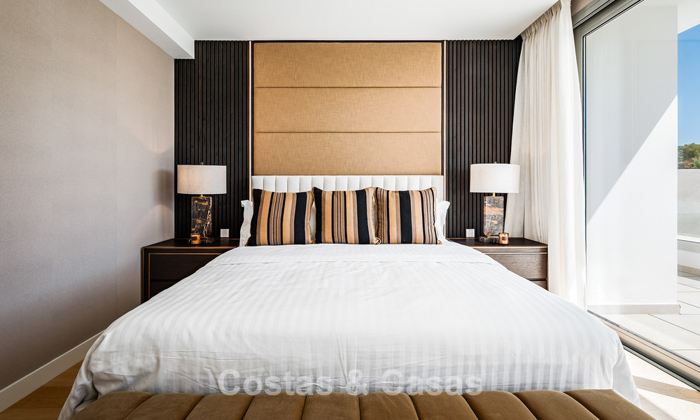 Move-in ready luxury villa with minimalist architecture for sale on the New Golden Mile between Marbella and Estepona 789690