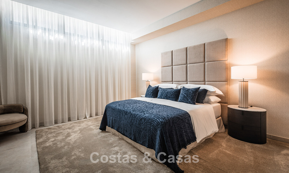 Move-in ready luxury villa with minimalist architecture for sale on the New Golden Mile between Marbella and Estepona 789697