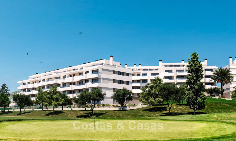 Contemporary new-build apartments for sale bordering the golf course in Mijas, Costa del Sol 789300