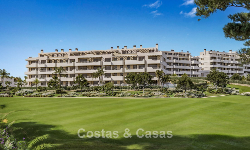 Contemporary new-build apartments for sale bordering the golf course in Mijas, Costa del Sol 791144