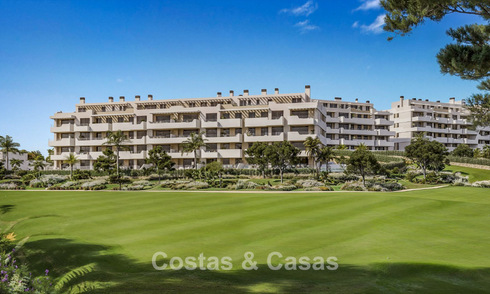 Contemporary new-build apartments for sale bordering the golf course in Mijas, Costa del Sol 791144