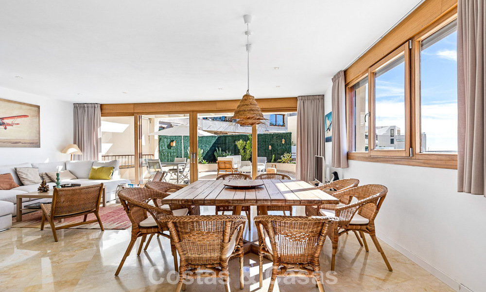 Move-in ready, contemporary apartment with panoramic sea views for sale east of Marbella 789369