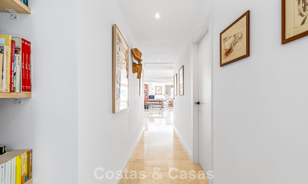 Move-in ready, contemporary apartment with panoramic sea views for sale east of Marbella 789378