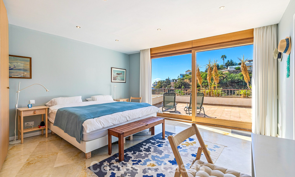 Move-in ready, contemporary apartment with panoramic sea views for sale east of Marbella 789379