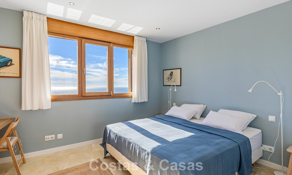 Move-in ready, contemporary apartment with panoramic sea views for sale east of Marbella 789382
