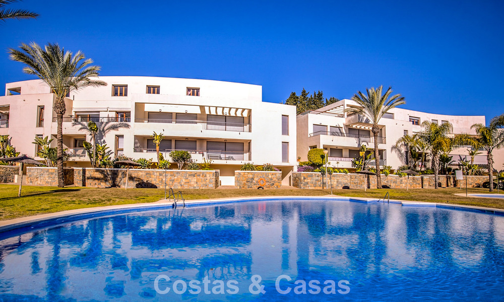 Move-in ready, contemporary apartment with panoramic sea views for sale east of Marbella 789384