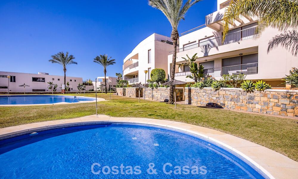 Move-in ready, contemporary apartment with panoramic sea views for sale east of Marbella 789385