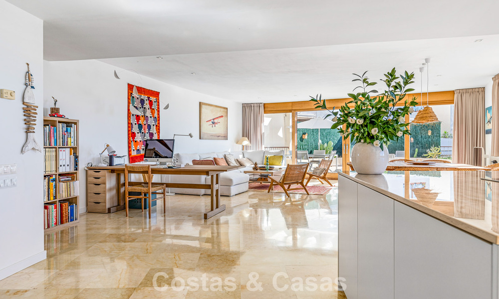 Move-in ready, contemporary apartment with panoramic sea views for sale east of Marbella 789388