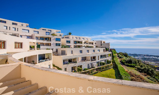 Move-in ready, contemporary apartment with panoramic sea views for sale east of Marbella 789389 