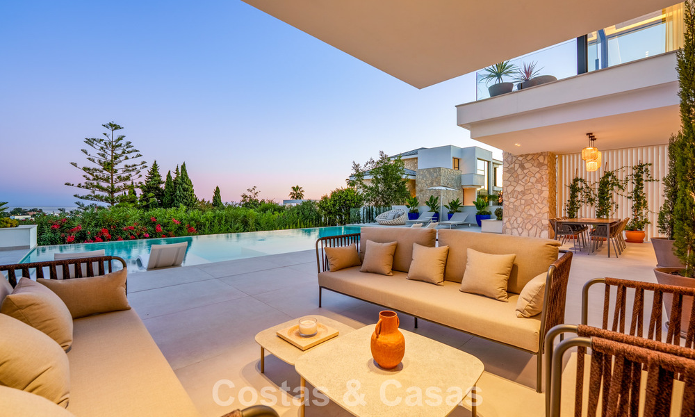 Exclusive contemporary luxury villa for sale within a secured community in La Quinta, Benahavís - Marbella 789400