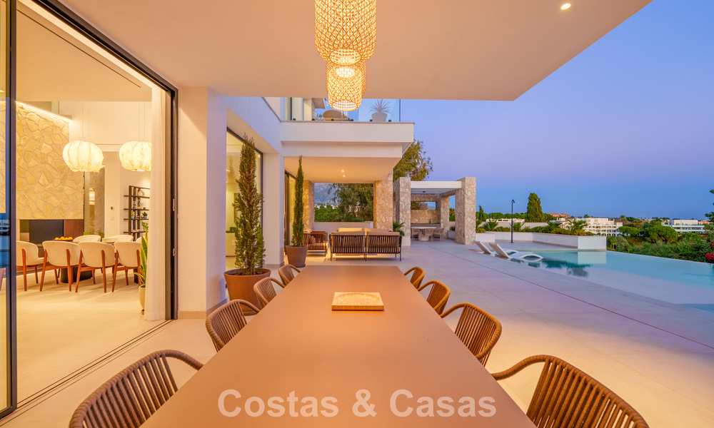 Exclusive contemporary luxury villa for sale within a secured community in La Quinta, Benahavís - Marbella 789402