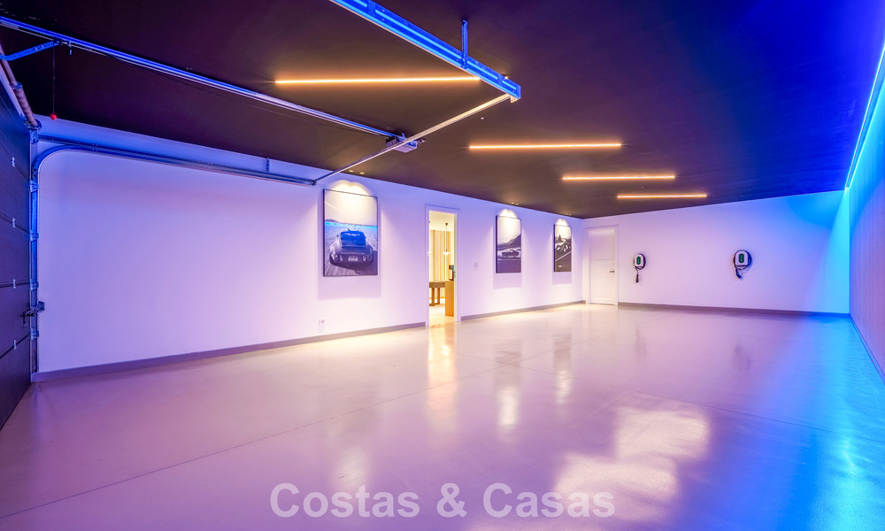 Exclusive contemporary luxury villa for sale within a secured community in La Quinta, Benahavís - Marbella 789417