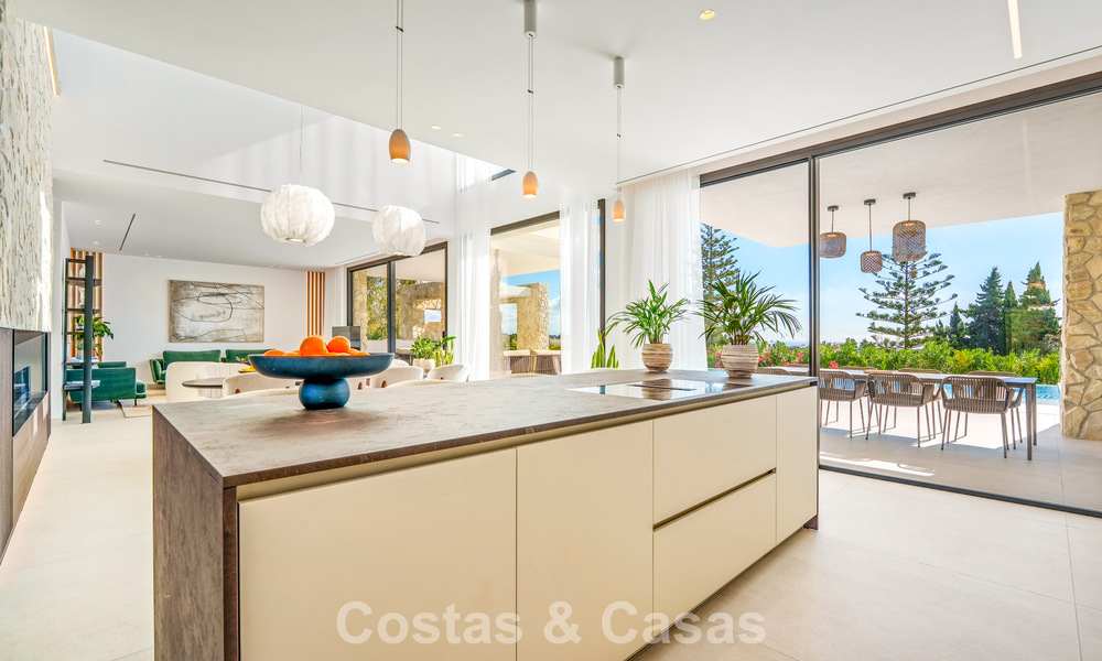 Exclusive contemporary luxury villa for sale within a secured community in La Quinta, Benahavís - Marbella 789419