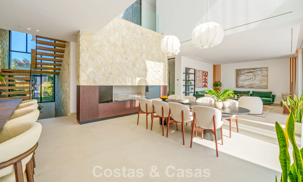 Exclusive contemporary luxury villa for sale within a secured community in La Quinta, Benahavís - Marbella 789421