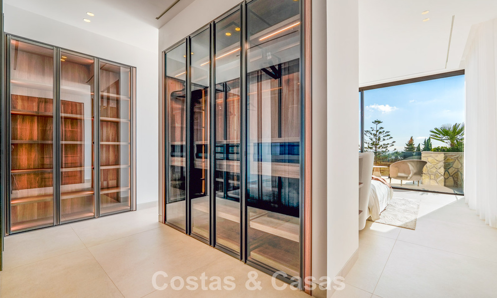 Exclusive contemporary luxury villa for sale within a secured community in La Quinta, Benahavís - Marbella 789431