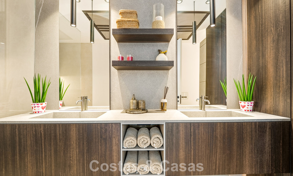 Exclusive contemporary luxury villa for sale within a secured community in La Quinta, Benahavís - Marbella 789438