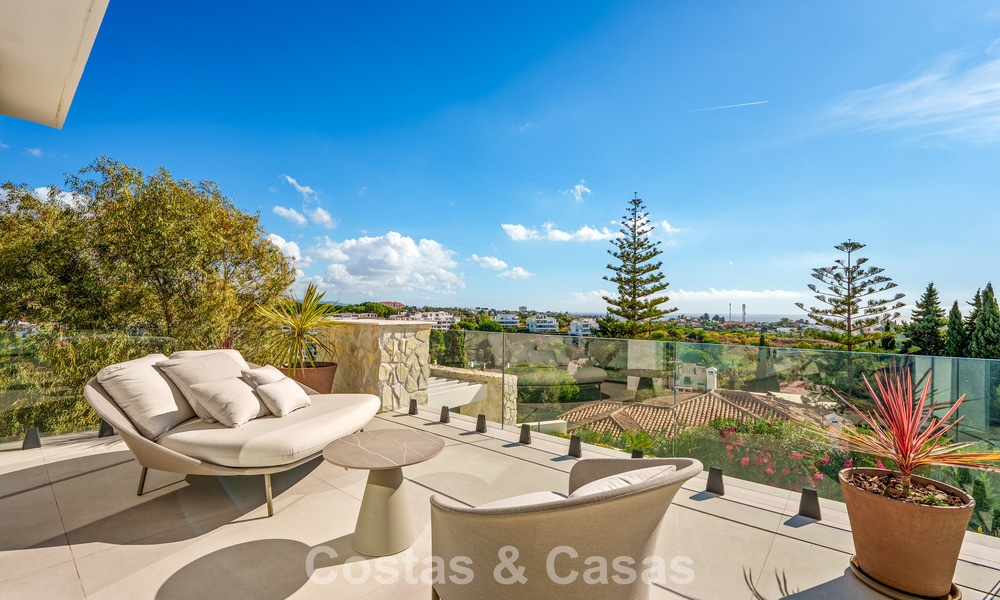 Exclusive contemporary luxury villa for sale within a secured community in La Quinta, Benahavís - Marbella 789441