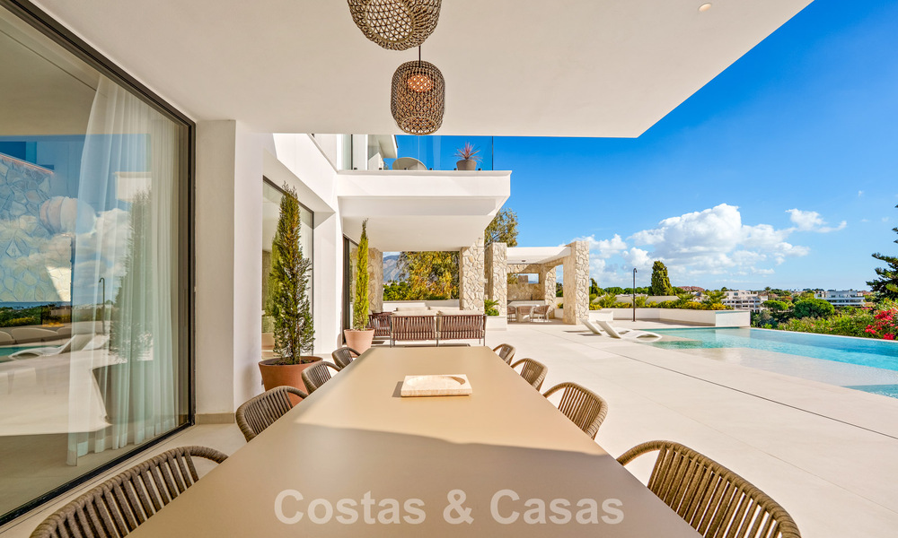 Exclusive contemporary luxury villa for sale within a secured community in La Quinta, Benahavís - Marbella 789443