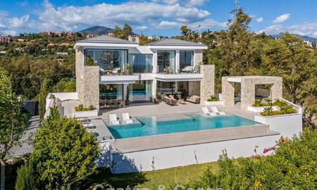 Exclusive contemporary luxury villa for sale within a secured community in La Quinta, Benahavís - Marbella 789450