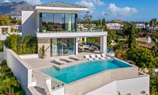 Modern-Mediterranean luxury villa for sale within a gated premier community in La Quinta, Benahavís - Marbella 789457 