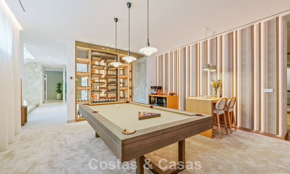 Modern-Mediterranean luxury villa for sale within a gated premier community in La Quinta, Benahavís - Marbella 789463