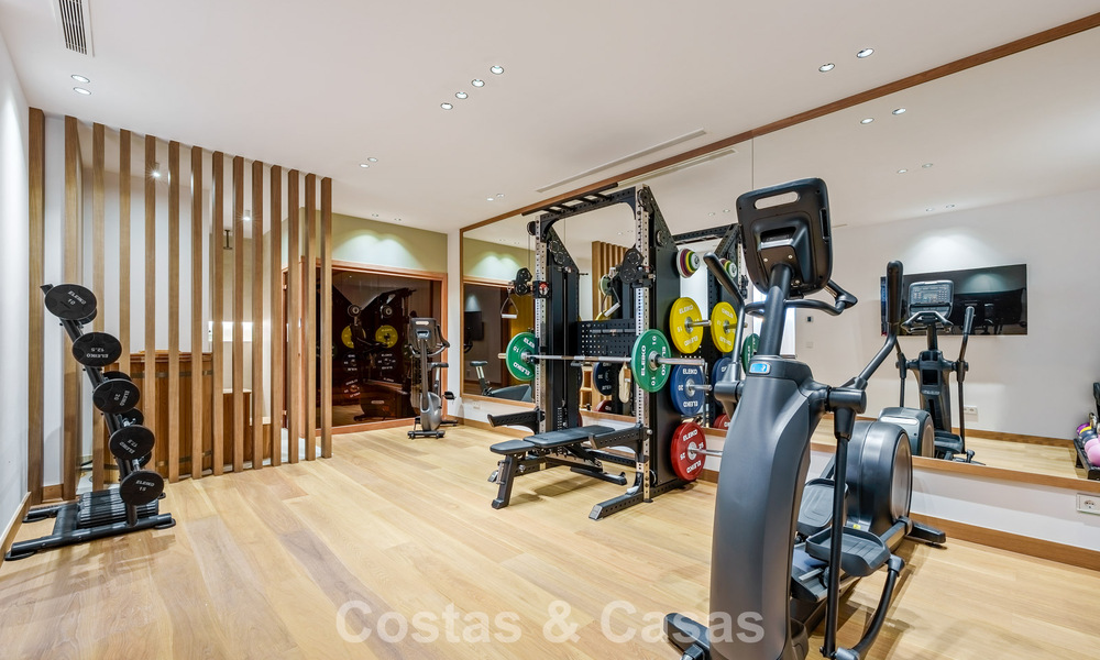 Modern-Mediterranean luxury villa for sale within a gated premier community in La Quinta, Benahavís - Marbella 789468