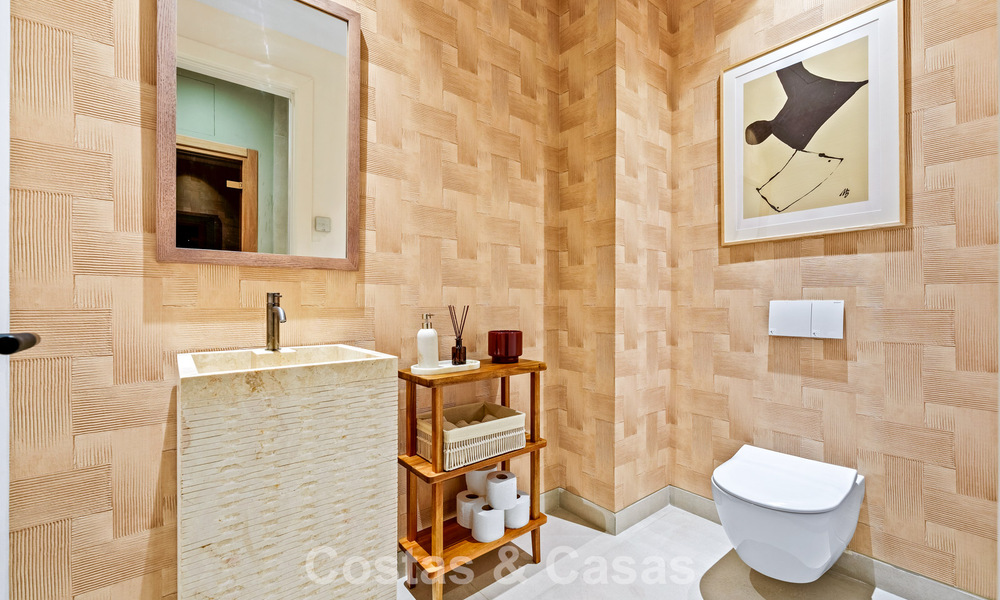 Modern-Mediterranean luxury villa for sale within a gated premier community in La Quinta, Benahavís - Marbella 789470