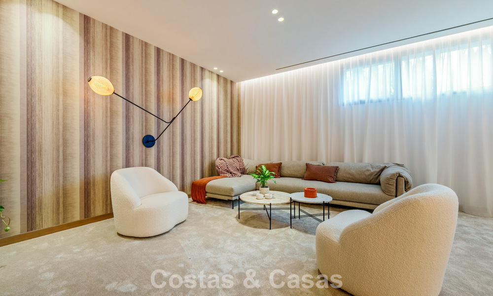 Modern-Mediterranean luxury villa for sale within a gated premier community in La Quinta, Benahavís - Marbella 789472