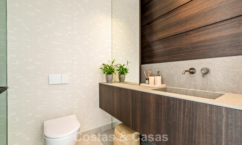 Modern-Mediterranean luxury villa for sale within a gated premier community in La Quinta, Benahavís - Marbella 789478