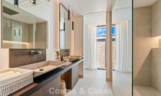 Modern-Mediterranean luxury villa for sale within a gated premier community in La Quinta, Benahavís - Marbella 789483 