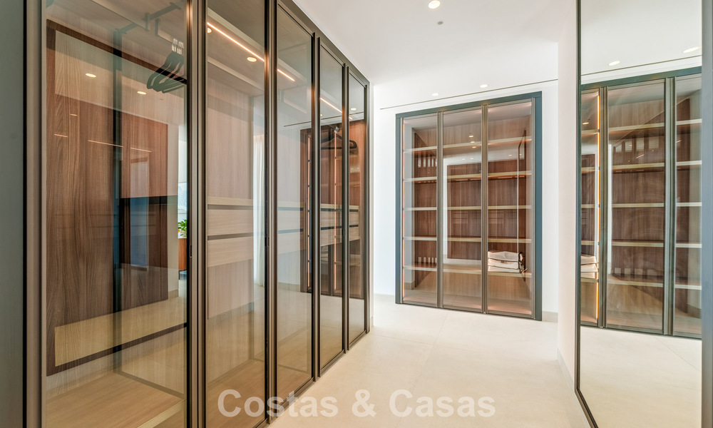 Modern-Mediterranean luxury villa for sale within a gated premier community in La Quinta, Benahavís - Marbella 789484