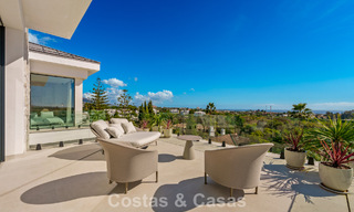 Modern-Mediterranean luxury villa for sale within a gated premier community in La Quinta, Benahavís - Marbella 789488 