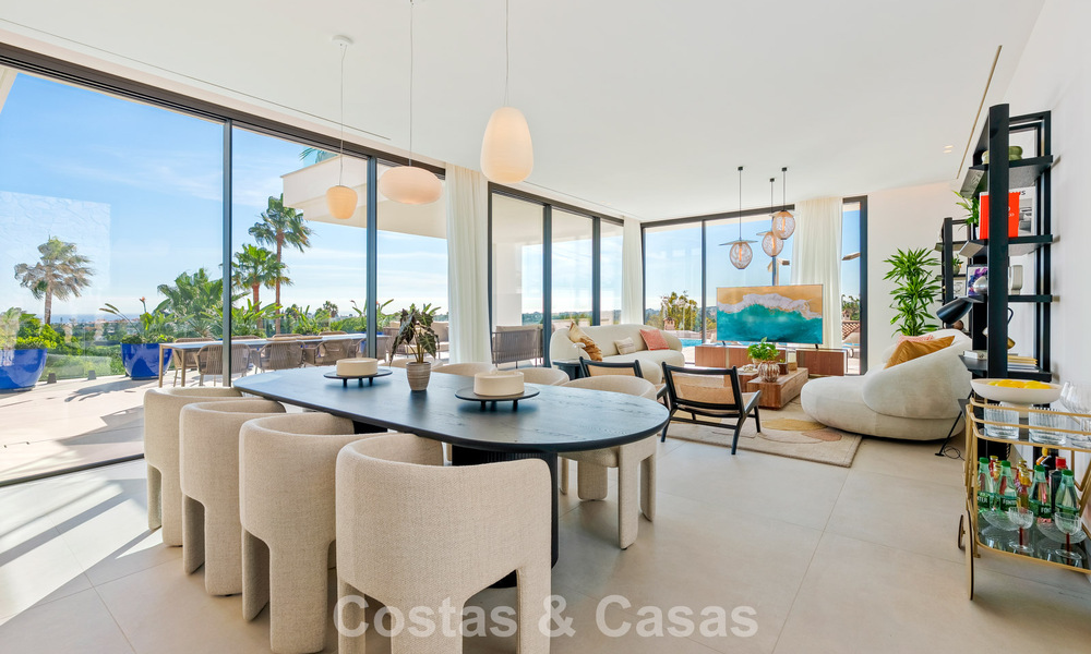 Modern-Mediterranean luxury villa for sale within a gated premier community in La Quinta, Benahavís - Marbella 789492