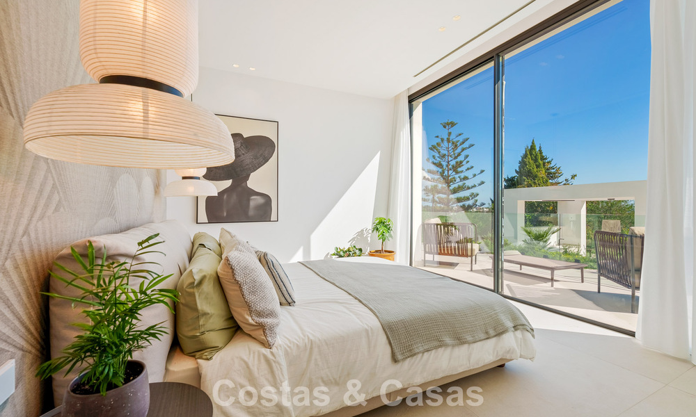 Modern-Mediterranean luxury villa for sale within a gated premier community in La Quinta, Benahavís - Marbella 789495