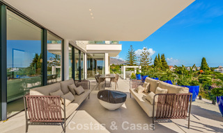 Modern-Mediterranean luxury villa for sale within a gated premier community in La Quinta, Benahavís - Marbella 789505 