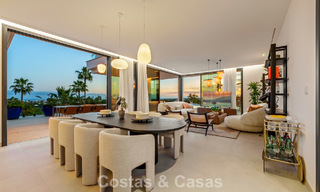 Modern-Mediterranean luxury villa for sale within a gated premier community in La Quinta, Benahavís - Marbella 789510 