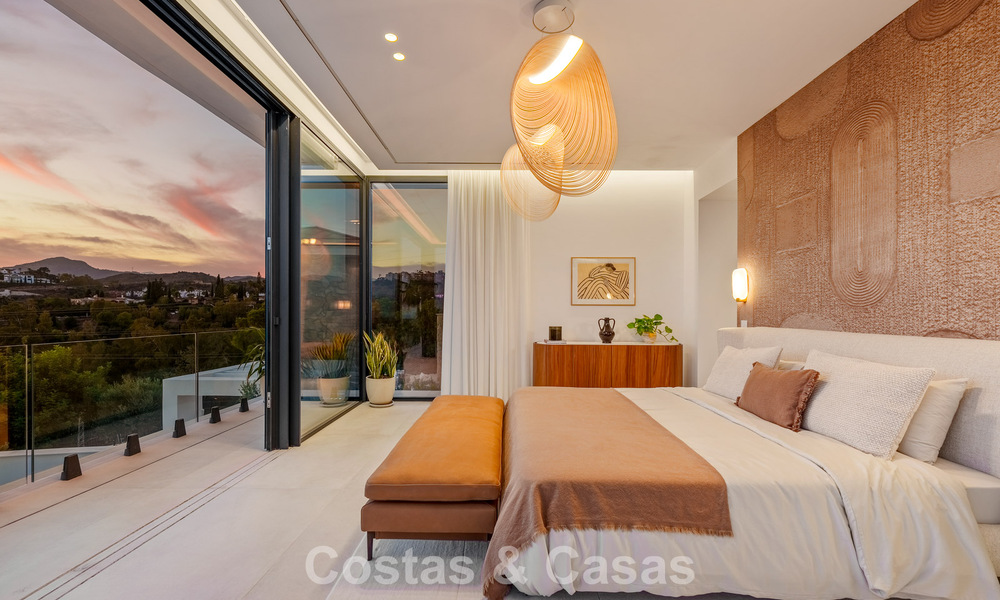 Modern-Mediterranean luxury villa for sale within a gated premier community in La Quinta, Benahavís - Marbella 789511