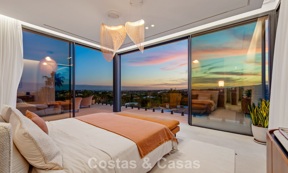 Modern-Mediterranean luxury villa for sale within a gated premier community in La Quinta, Benahavís - Marbella 789512