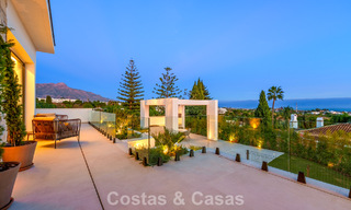 Modern-Mediterranean luxury villa for sale within a gated premier community in La Quinta, Benahavís - Marbella 789518 